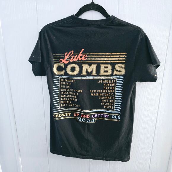 Luke Combs Growin’ Up and Gettin’ Old Tour 2024 T-Shirt Size Small Country Music - Picture 2 of 6